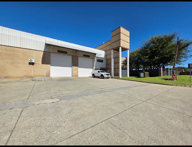 4,005M² WAREHOUSE FOR SALE IN CITY DEEP